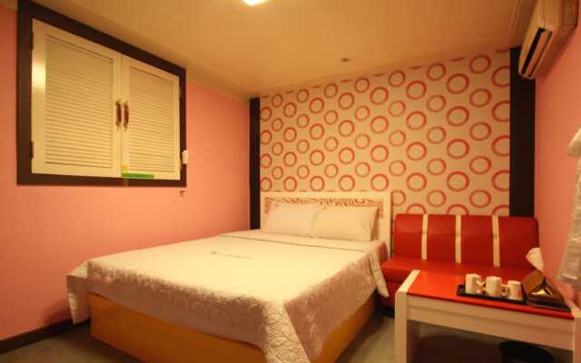 Rose Motel