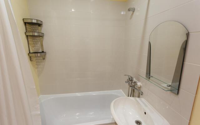 Две Подушки на улице Петина 25