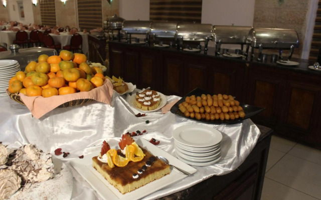 Edom Hotel