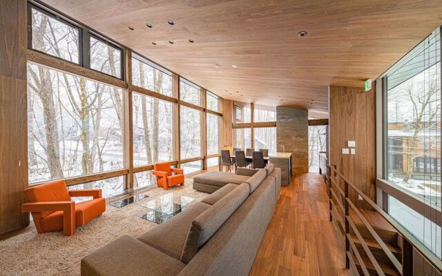 Gravity by The Hakuba Collection