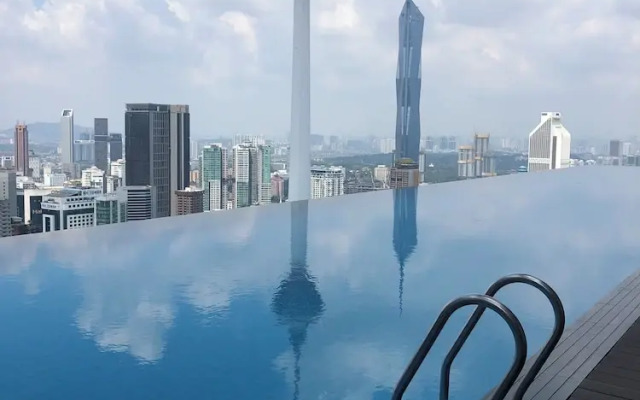 Platinum Suites KLCC by Sleepy Owl