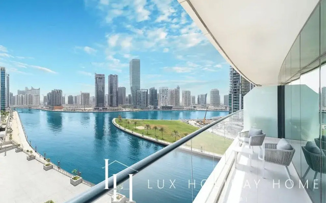 LUX The Bays Edge Canal View Suite