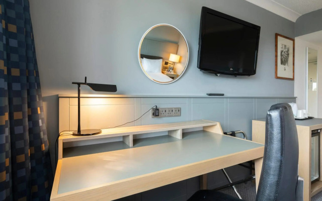 Holiday Inn Cardiff City Centre by IHG