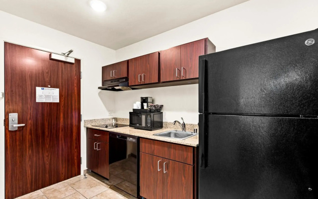 Cobblestone Hotel & Suites - Superior Duluth