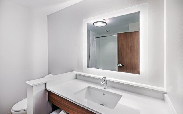 Holiday Inn Express & Suites Chanute by IHG