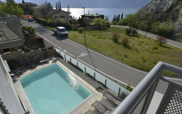 Hi Hotels Torbole Pool & Spa