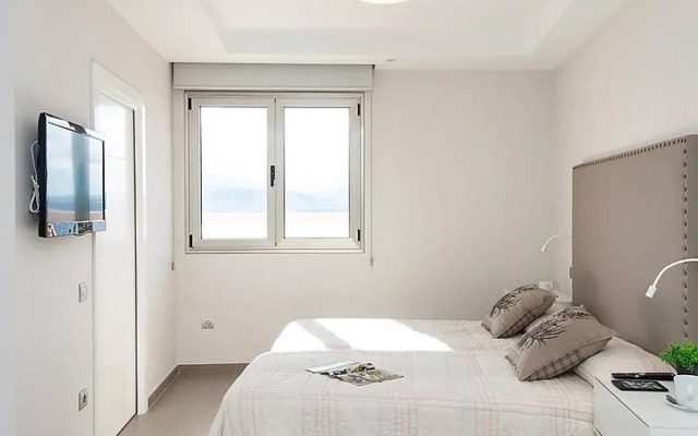 Beachfront Las Canteras Apart.Naut