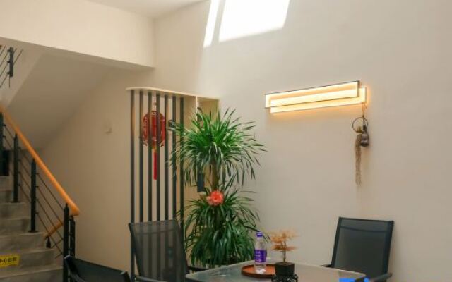 Xiangjian Shiguang Homestay (Luoqi Ancient City Cross Street Branch)