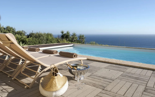Coastline Arrabida Villa by Cadenzalux