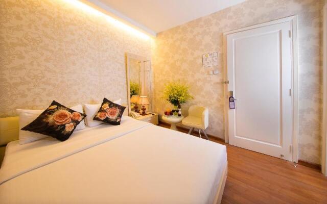 Golden Star Hotel - 60 Le Thanh Ton