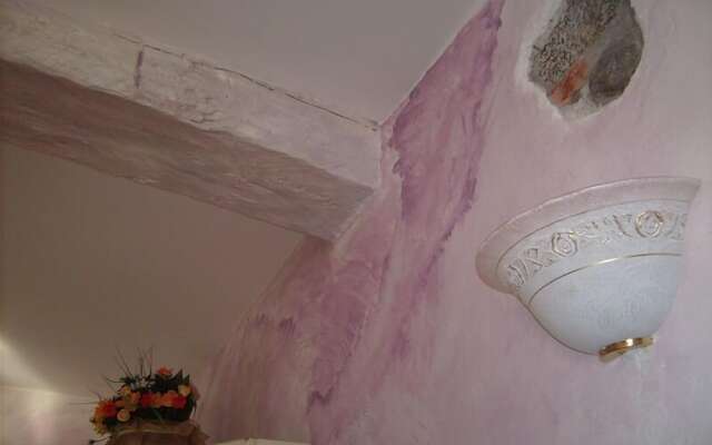 Azalea & Glicine House