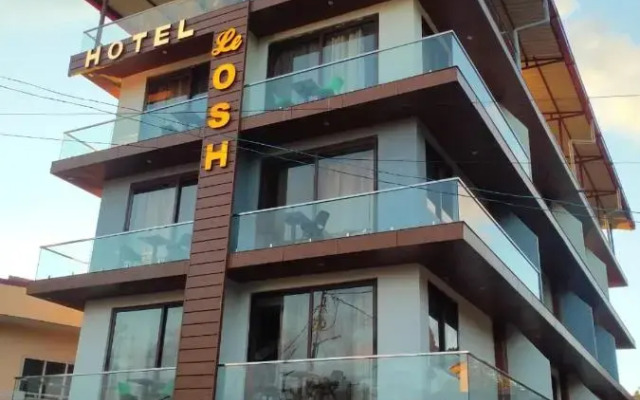 LeOsh Hotel