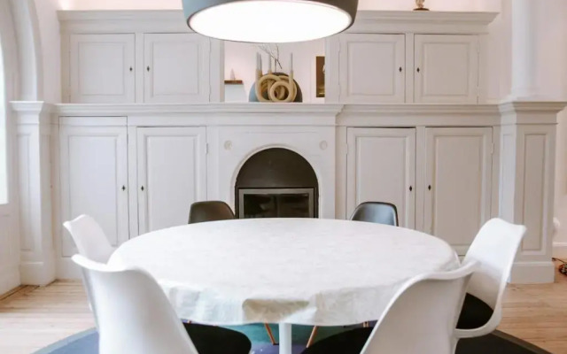 Spacious Belle Epoque House with free parking