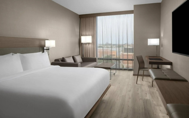 AC Hotel by Marriott Columbus Downtown