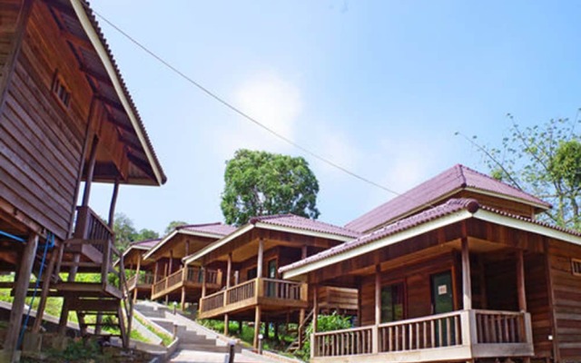 Golden Bungalow (former Hillside Bungalow )