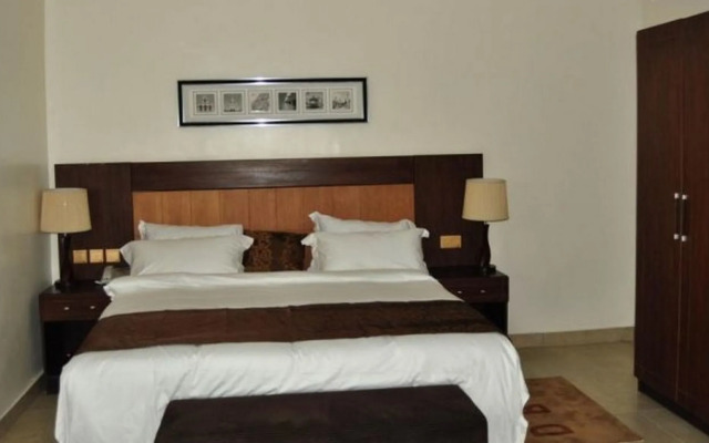 De Brass Suites Hotel