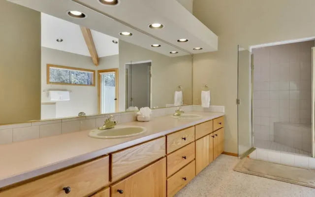 Bunker 26 Holiday Home