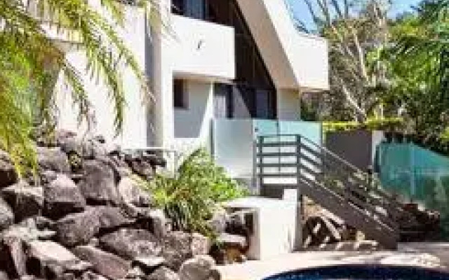 Stone Through To The Beach - 1/1 Crank St