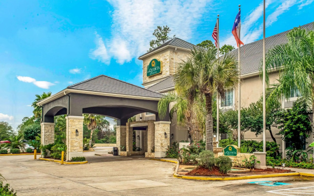 La Quinta Inn & Suites by Wyndham Kingwood Houston IAH Airpt