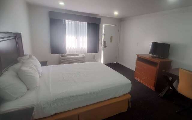 Travelodge by Wyndham Livonia/Canton/Novi Detroit Area