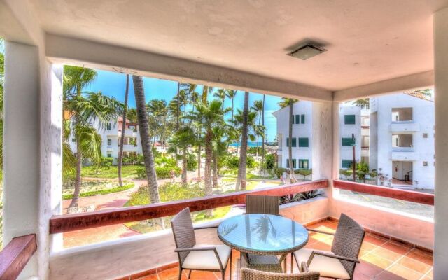 Dapper Beachfront 2 Bedroom Apartment - D201