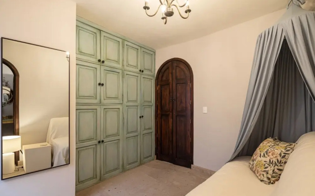 HOLT Magnificent 6BR Villa in Malanquin Golf Club
