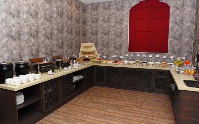 Macara Sheki City Hotel