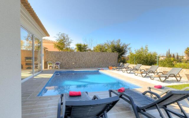 Villa Albufeira Golf Dois Superb V5 sleeps 12 Short Walk to Albufeira Centre