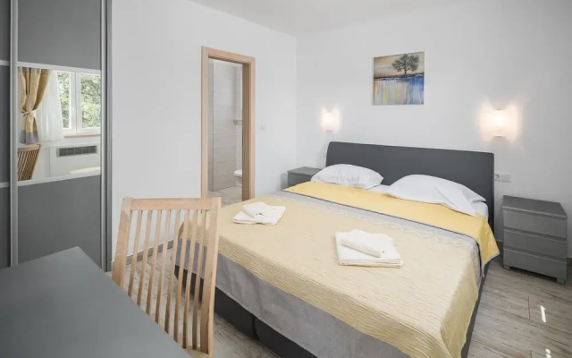 Stunning Home in Porec With Outdoor Swimming Pool, Wifi and 3 Bedrooms - Hotel in Porec - Photo 5