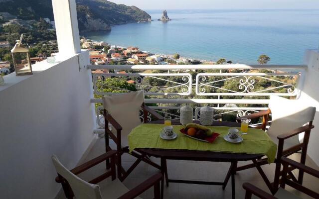 Mazis Apartments