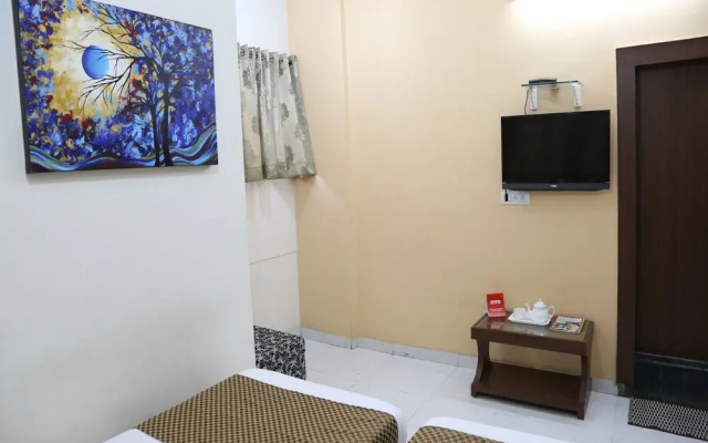 OYO 8997 Angeethi Hotel