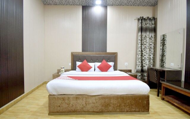 OYO 13326 Gupta Palace