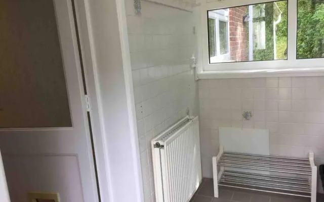 Bright and spacious annex near Lymington with private garden