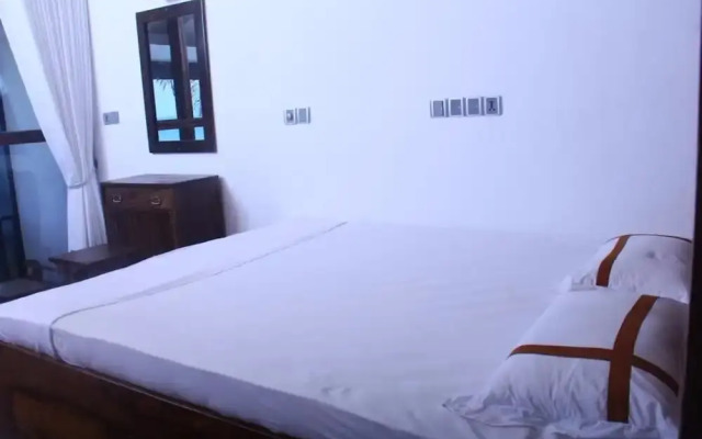 Love Birds Beach Hotel