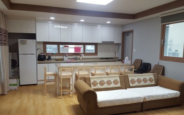 D2 House
