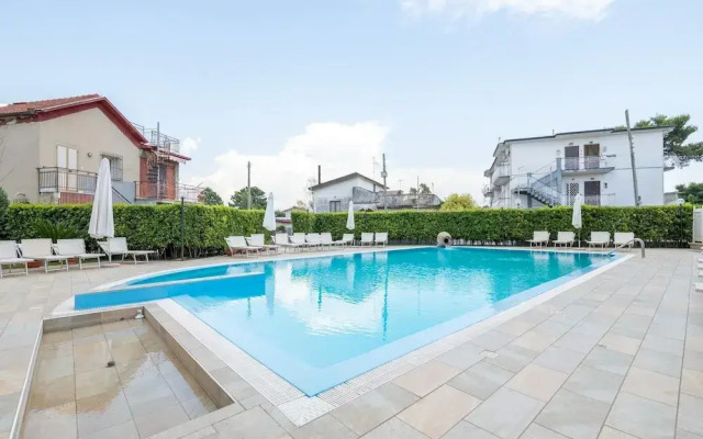Villa With Pool, 100m From the Sea