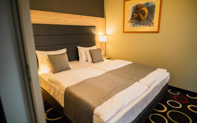 Garden Hotel Wellness Es Konferencia