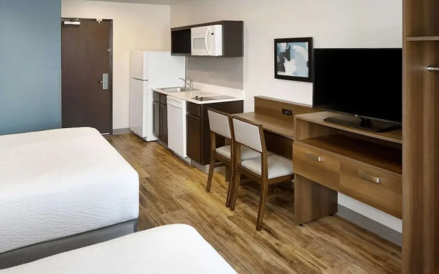WoodSpring Suites Signature Houston IAH Airport