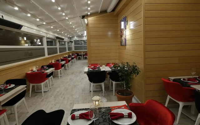 End Glory Hotel