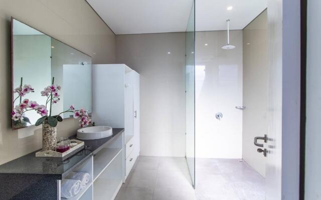 Three Bedroom Villa In Seminyak Wbreakfast