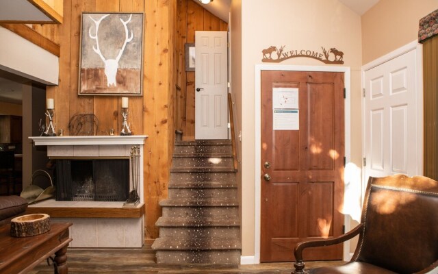 6 Chamonix Lane 2 Bedroom  Townhouse by RedAwning