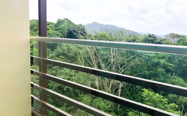 Summit Rainforest & Golf Resort