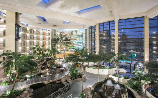 Embassy Suites by Hilton Phoenix Biltmore