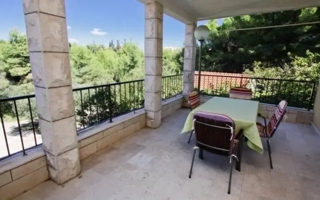 Apartments Spacious Summer House