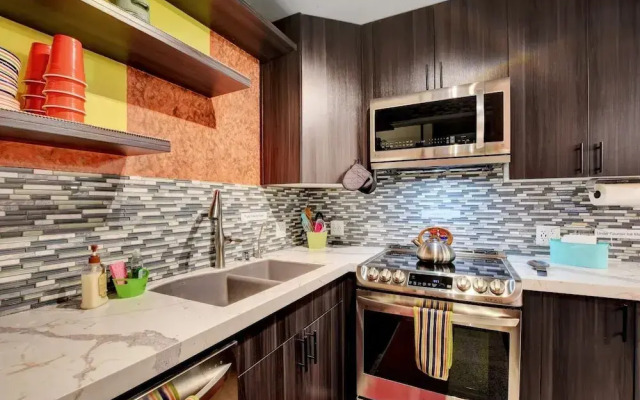 LVStripHouse Condos Sleeps up to 14