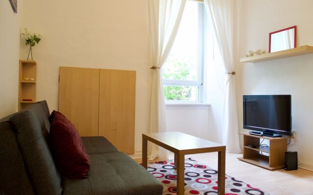 1 Bedroom Flat With Sofabed Sleeps 4