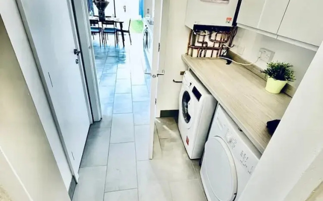 Immaculate 2 Bed House in Cambridge