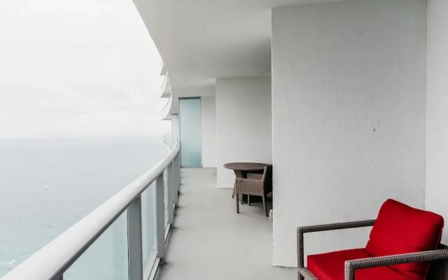 Luxury Condo with Spectacular Ocean View