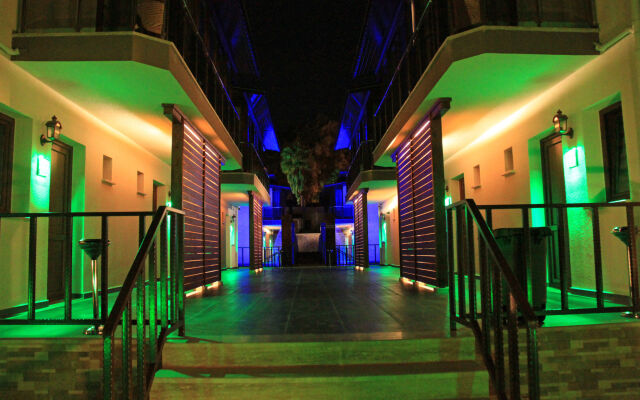 Dolphin Apart & Hotel