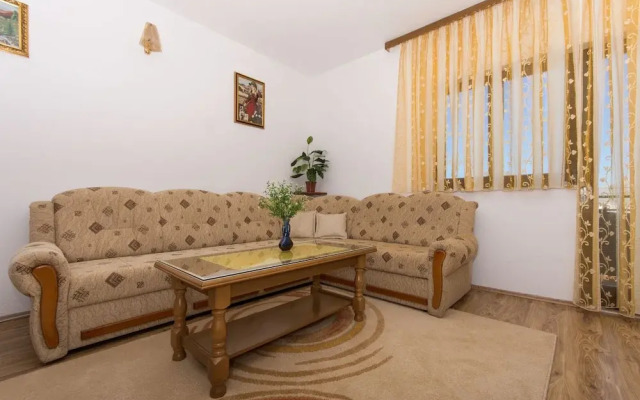 Apartment Ljube